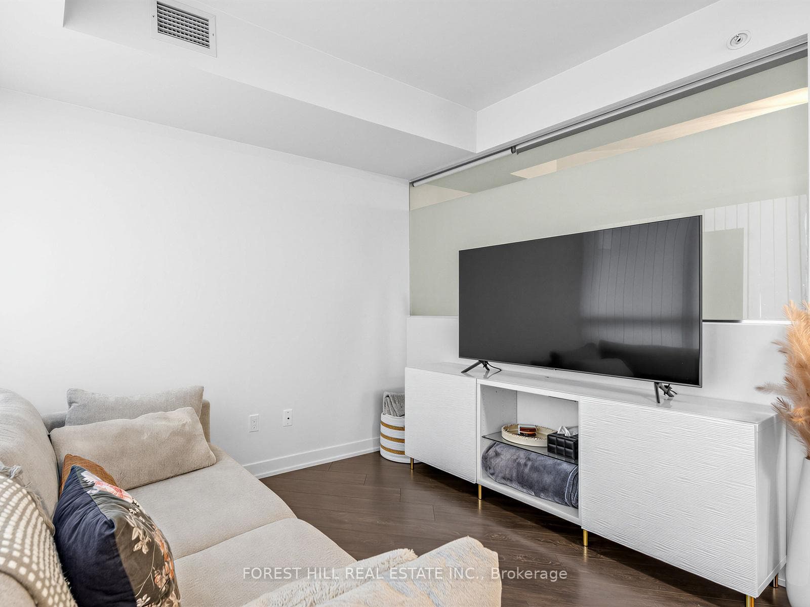 31 Tippett Road Unit 438 photo 12