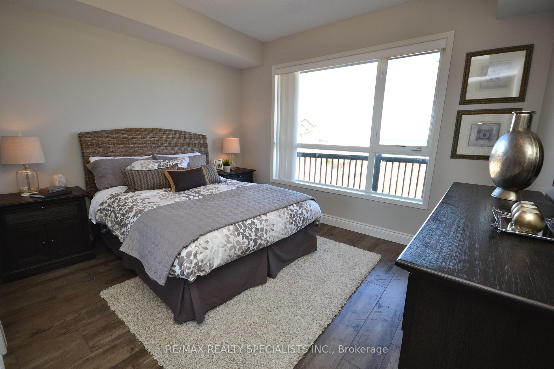 453 Mariners Way photo 12