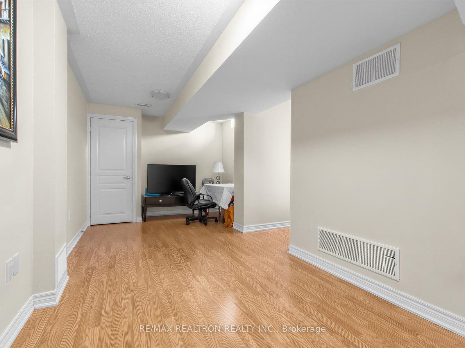 135 Windrow Street photo 28