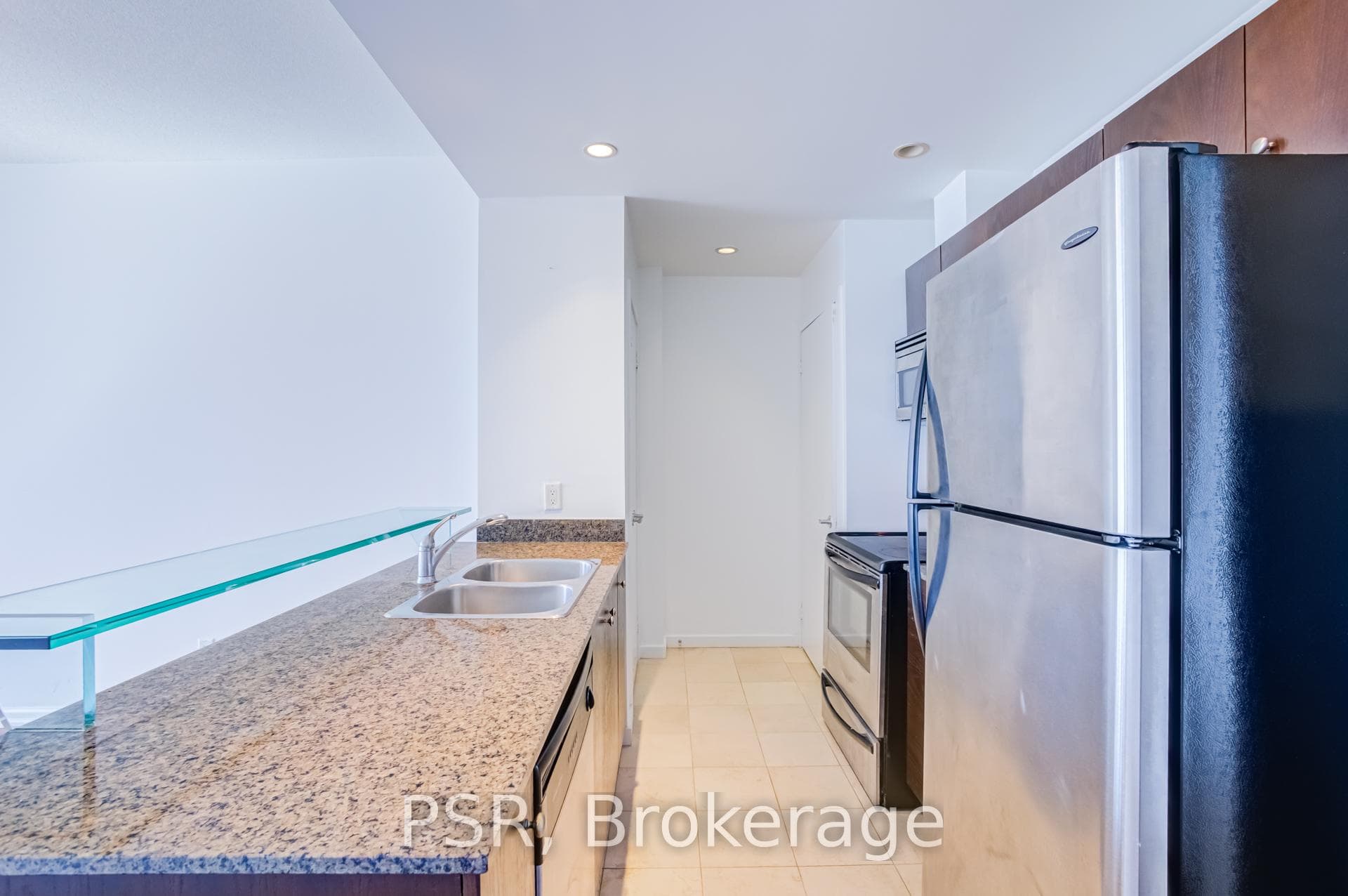218 Queens Quay Unit 1506 photo 14