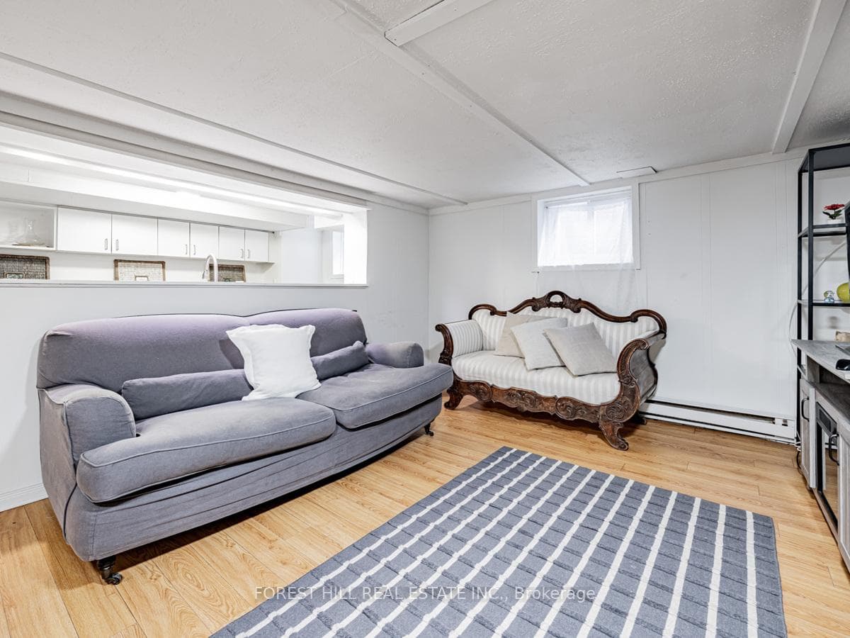 29 Scarboro Beach Boulevard Unit Lower photo 5