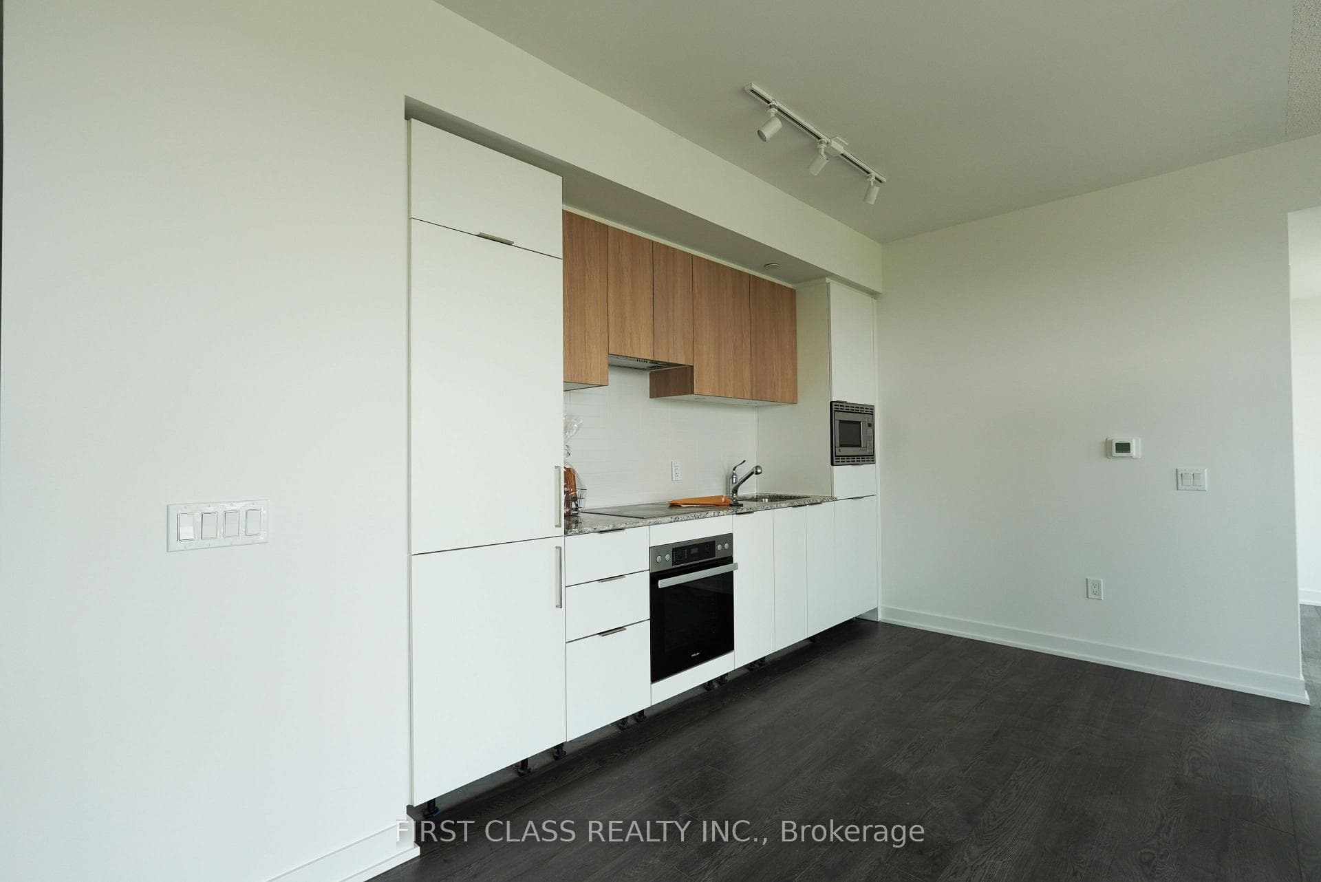 50 O'Neill Road Unit 2804 photo 3