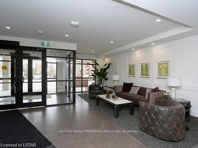 1200 COMMISSIONERS Road Unit 111 photo 4