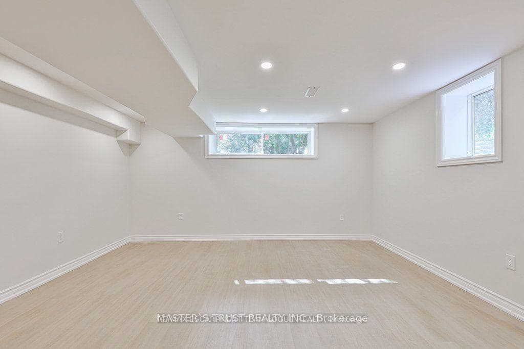 1390 Mountain Grove Avenue Unit LOWER photo 8