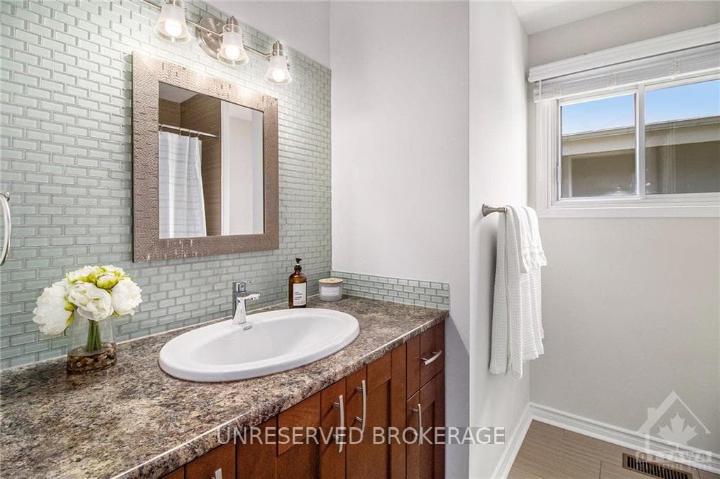 27 ASHBURN Drive photo 16