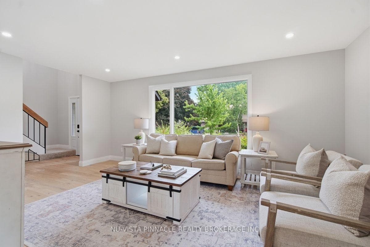 59 Kinnear Crescent photo 8