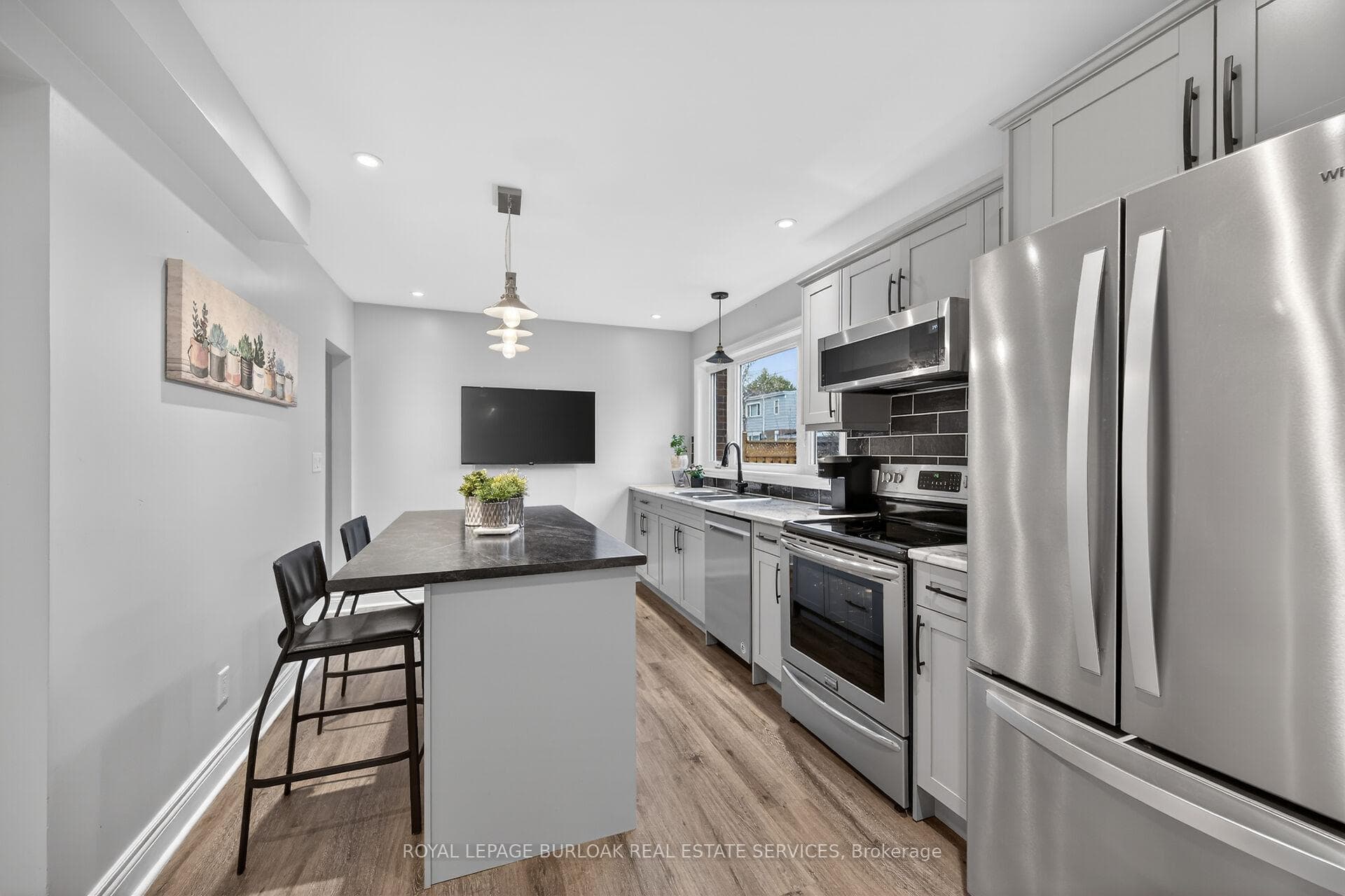 2387 Maryvale Court photo 12