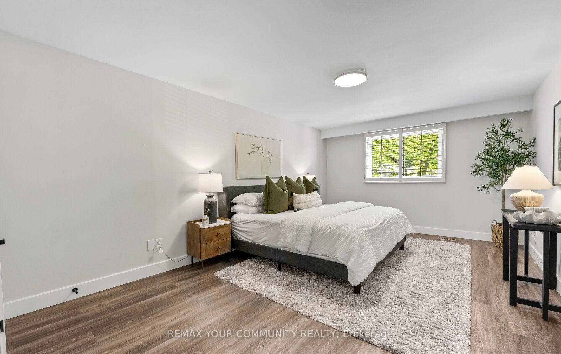 24 Hawthorne Lane photo 24