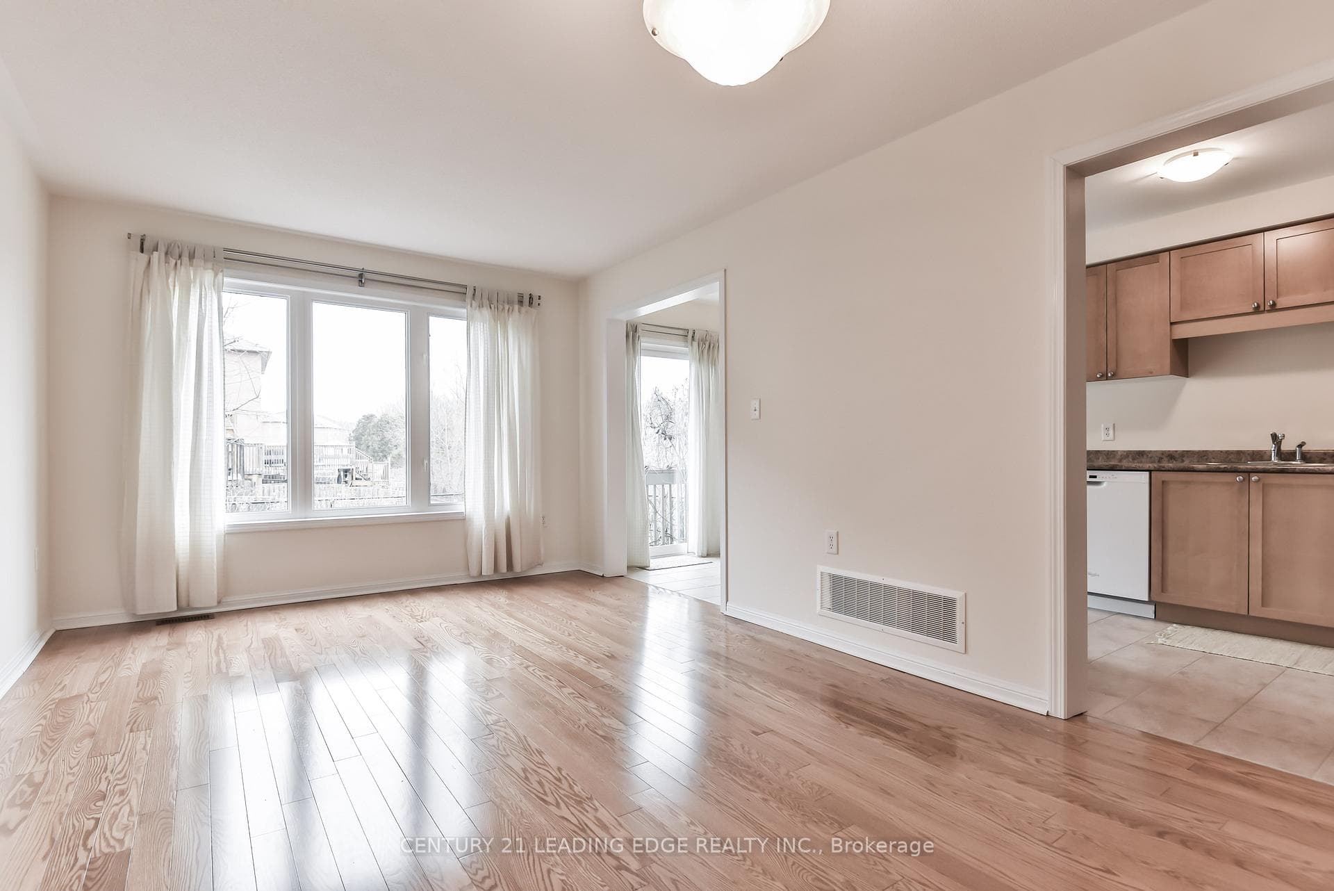 211 Weldon Road photo 6