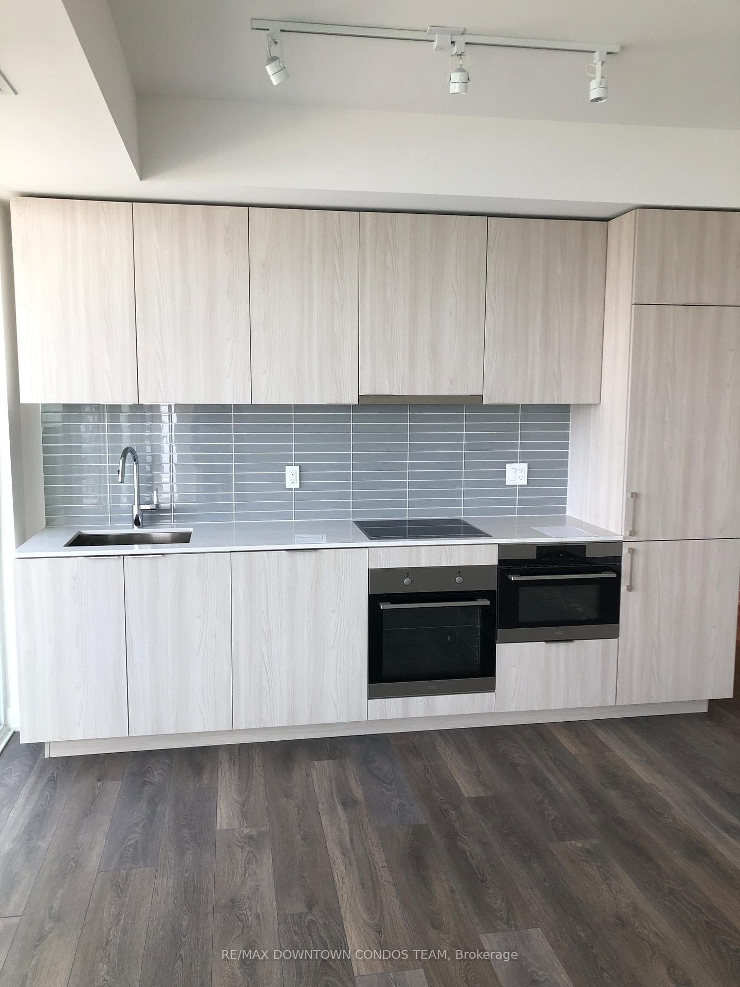 15 Queens Quay Unit 511 photo 15