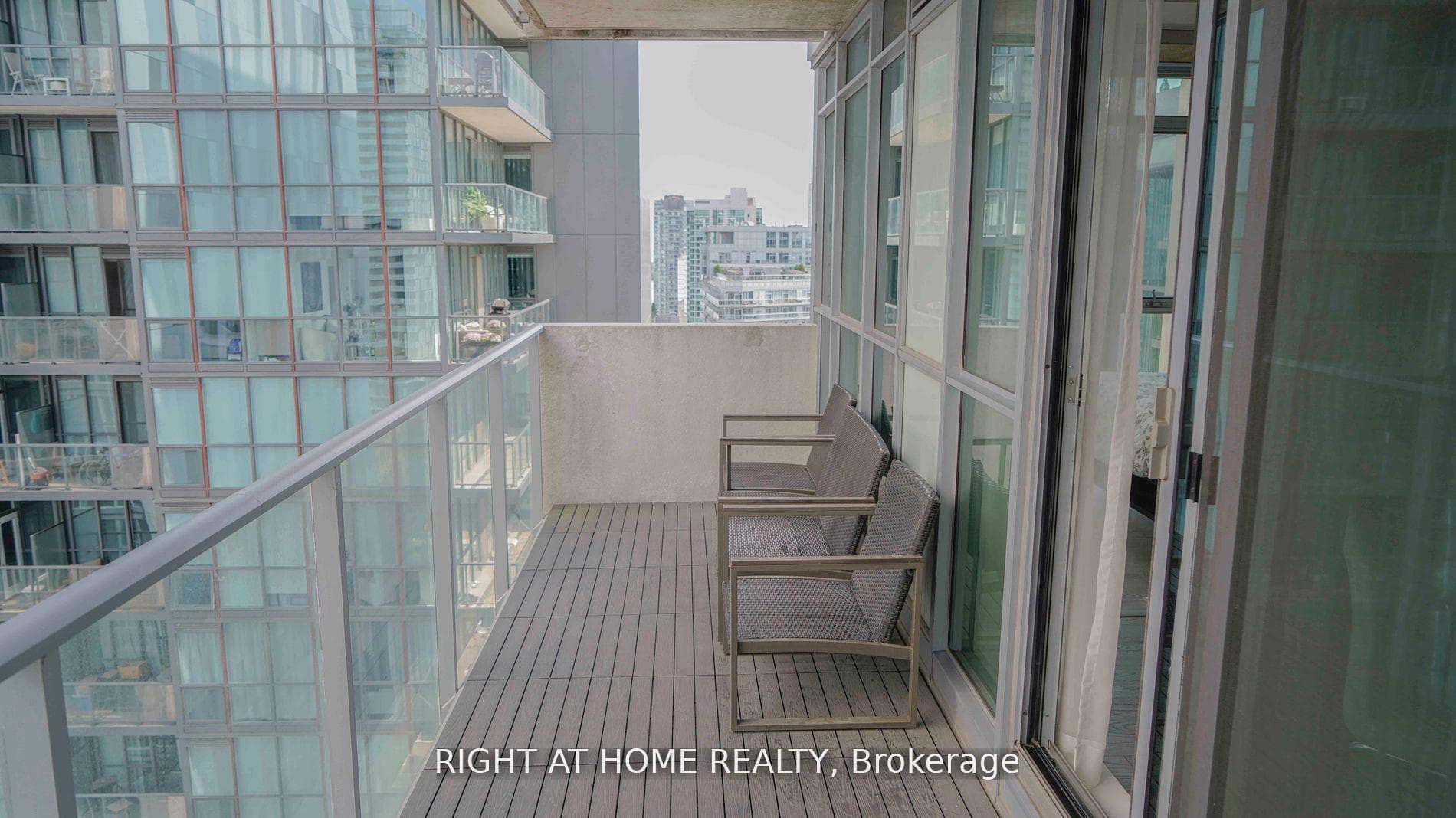 375 King Street Unit 2504 photo 9