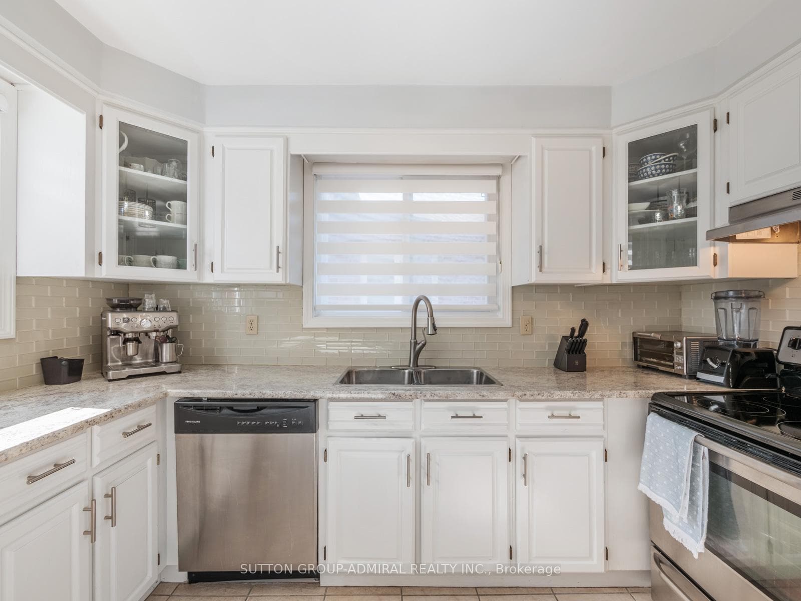 92 Jeanne Drive photo 9
