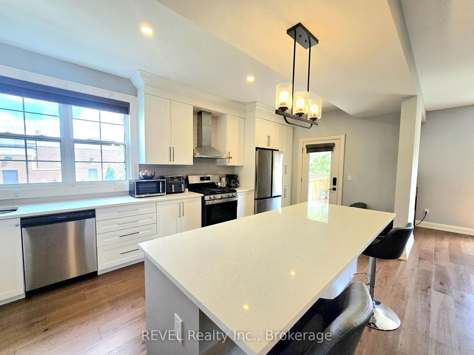 84 WELLAND Road Unit UPPER ONLY #11 photo 17