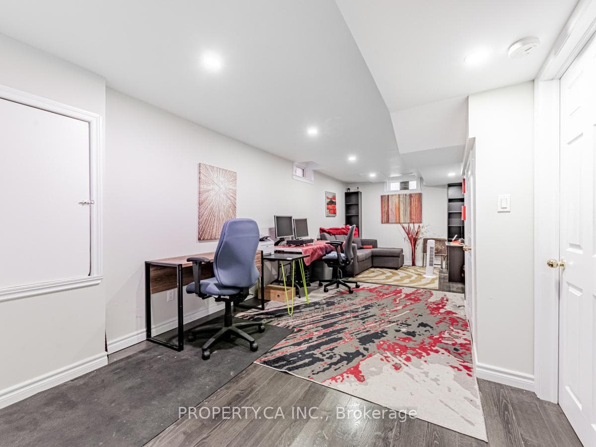 83 Piperbrook Crescent photo 31