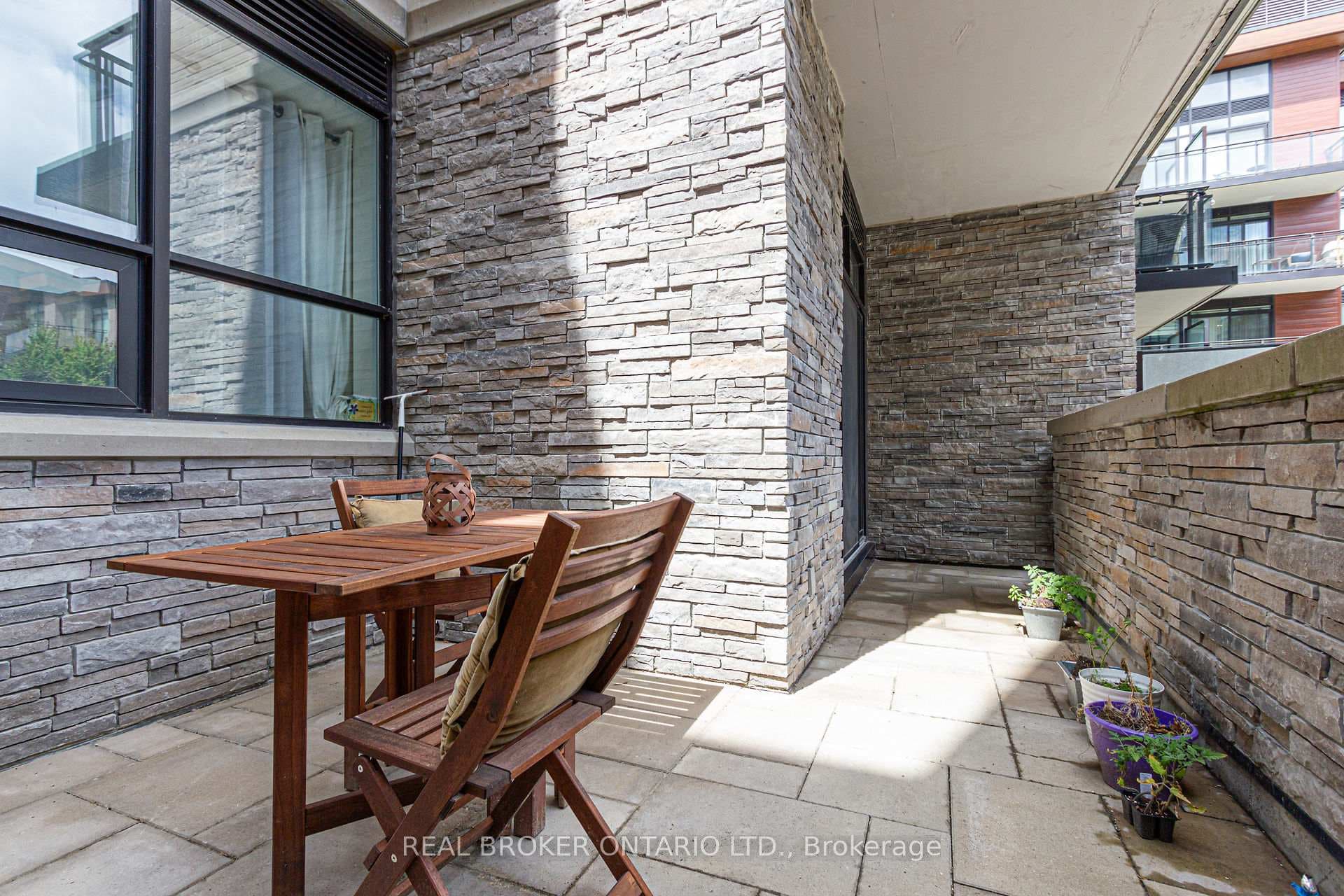 1575 Lakeshore Road Unit 161 photo 21