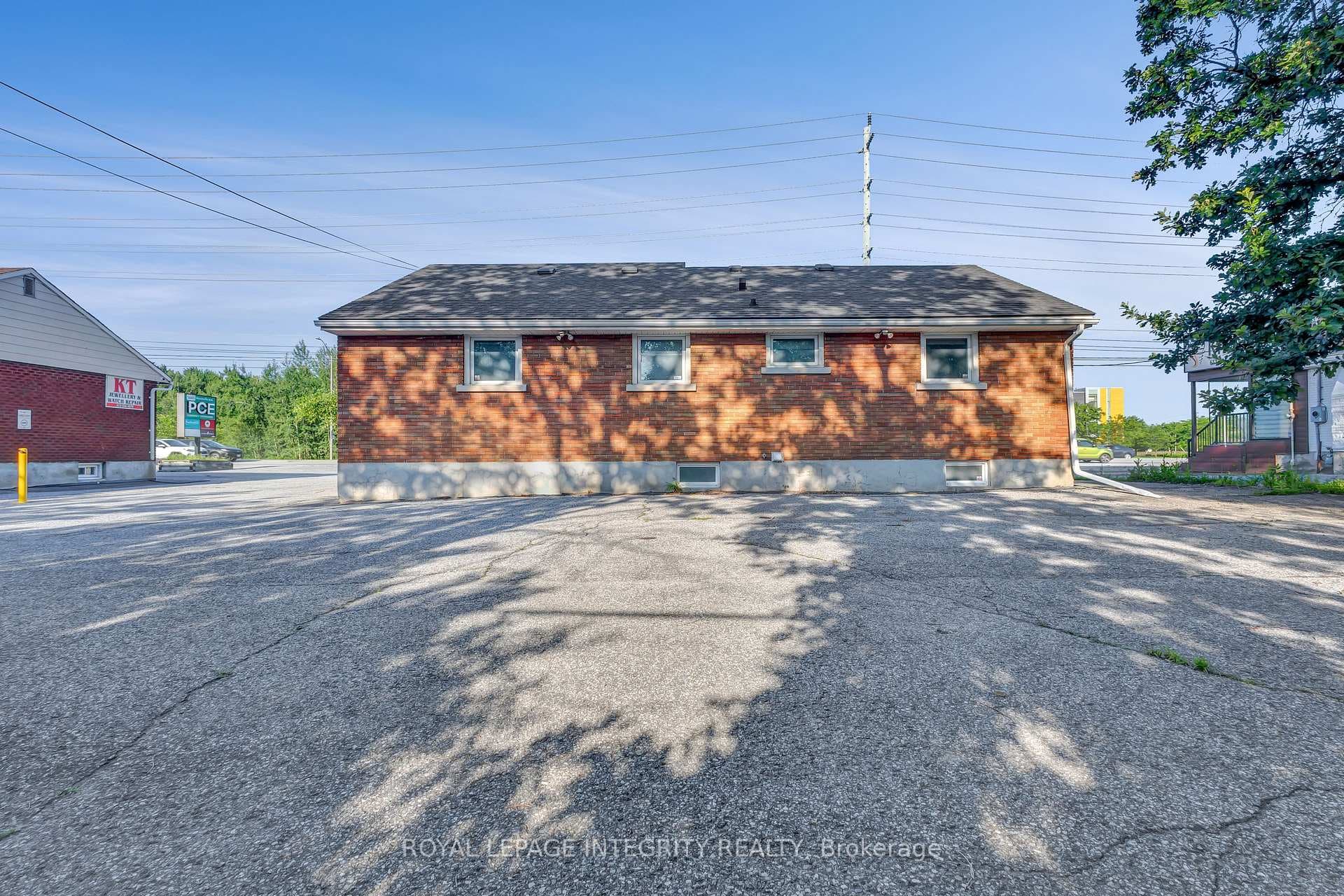 1443 Woodroffe Avenue photo 9