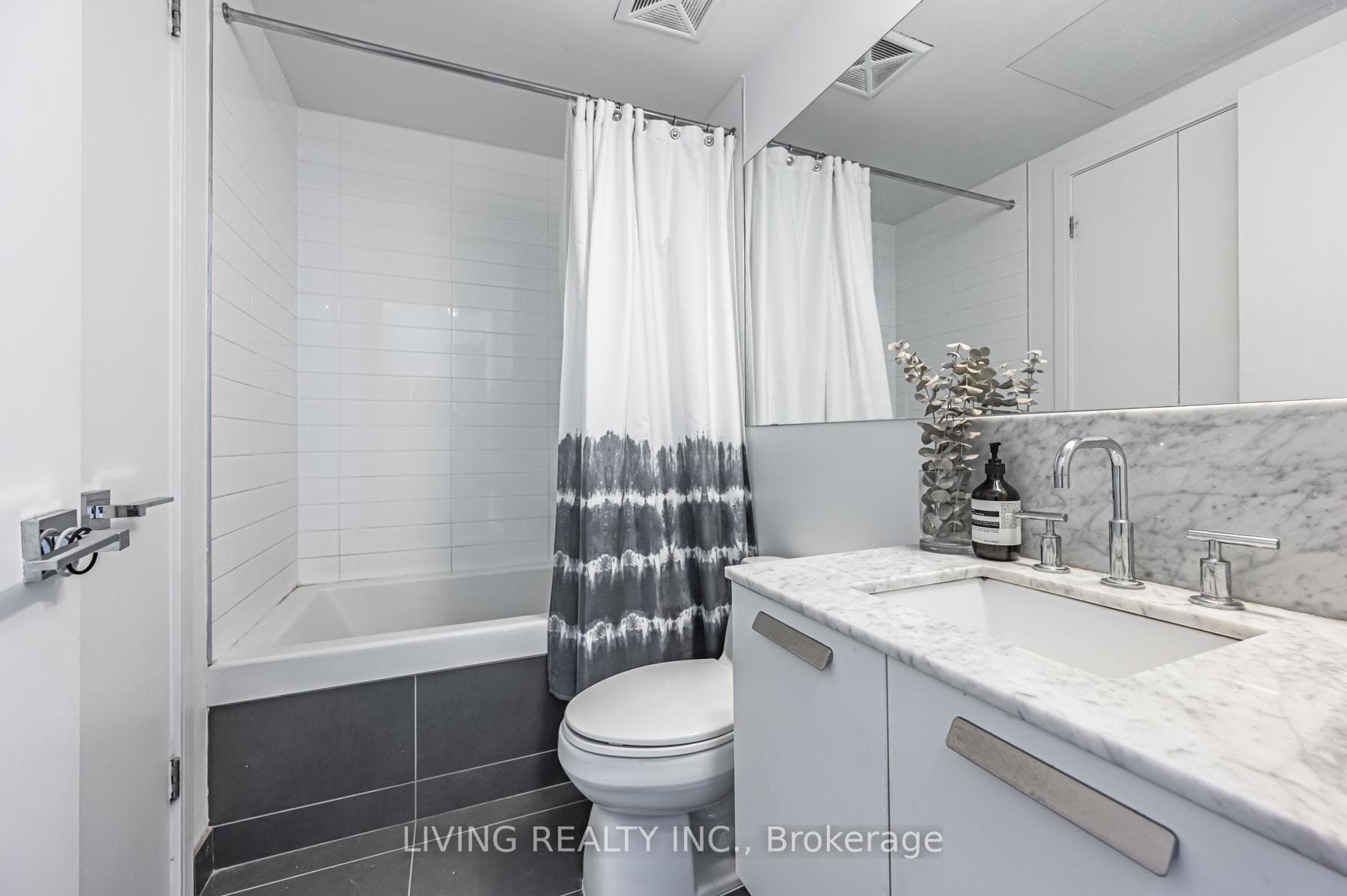 57 St Joseph Street Unit 1121 photo 15