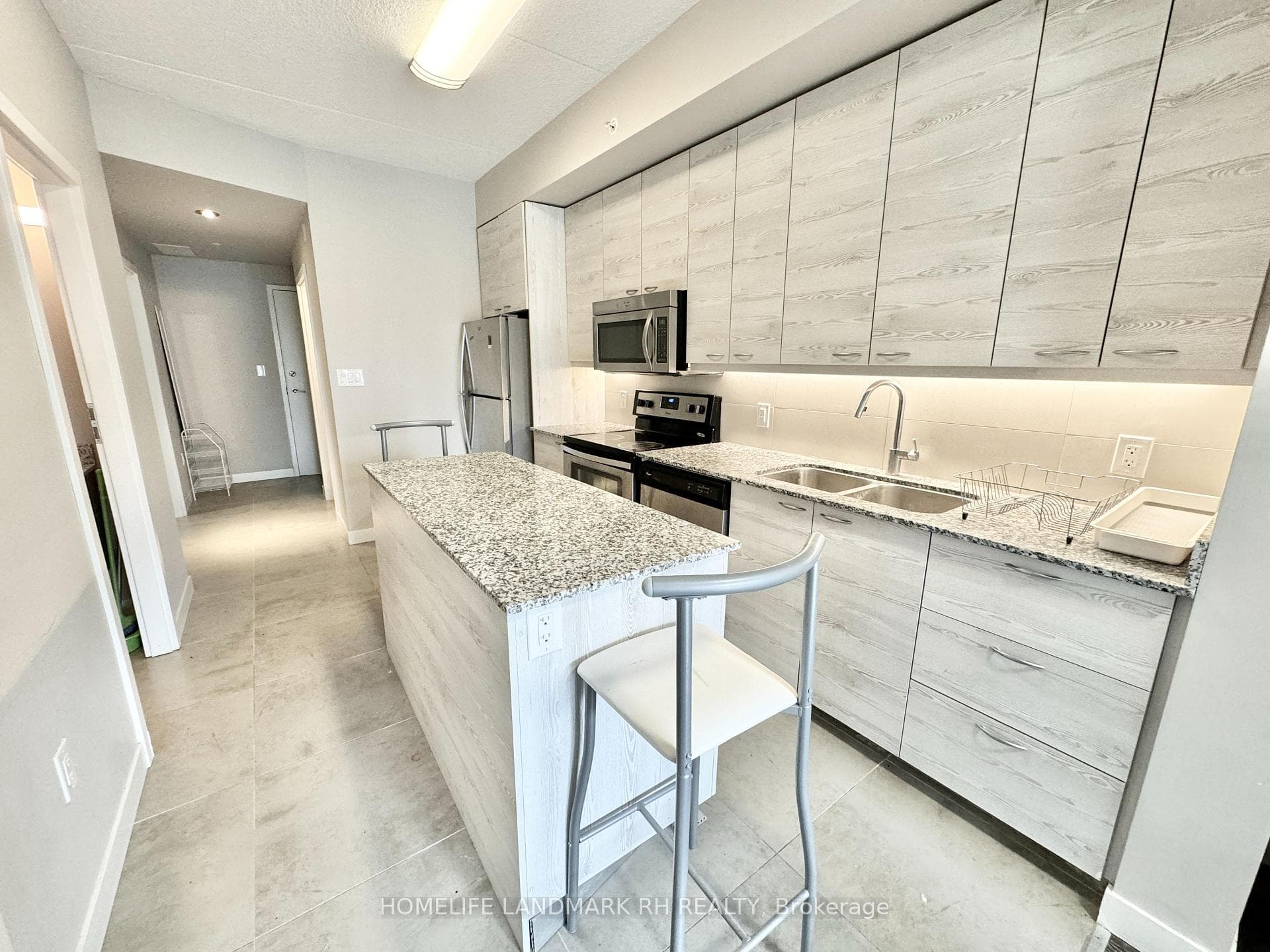 280 Lester Street Unit 210 photo 6