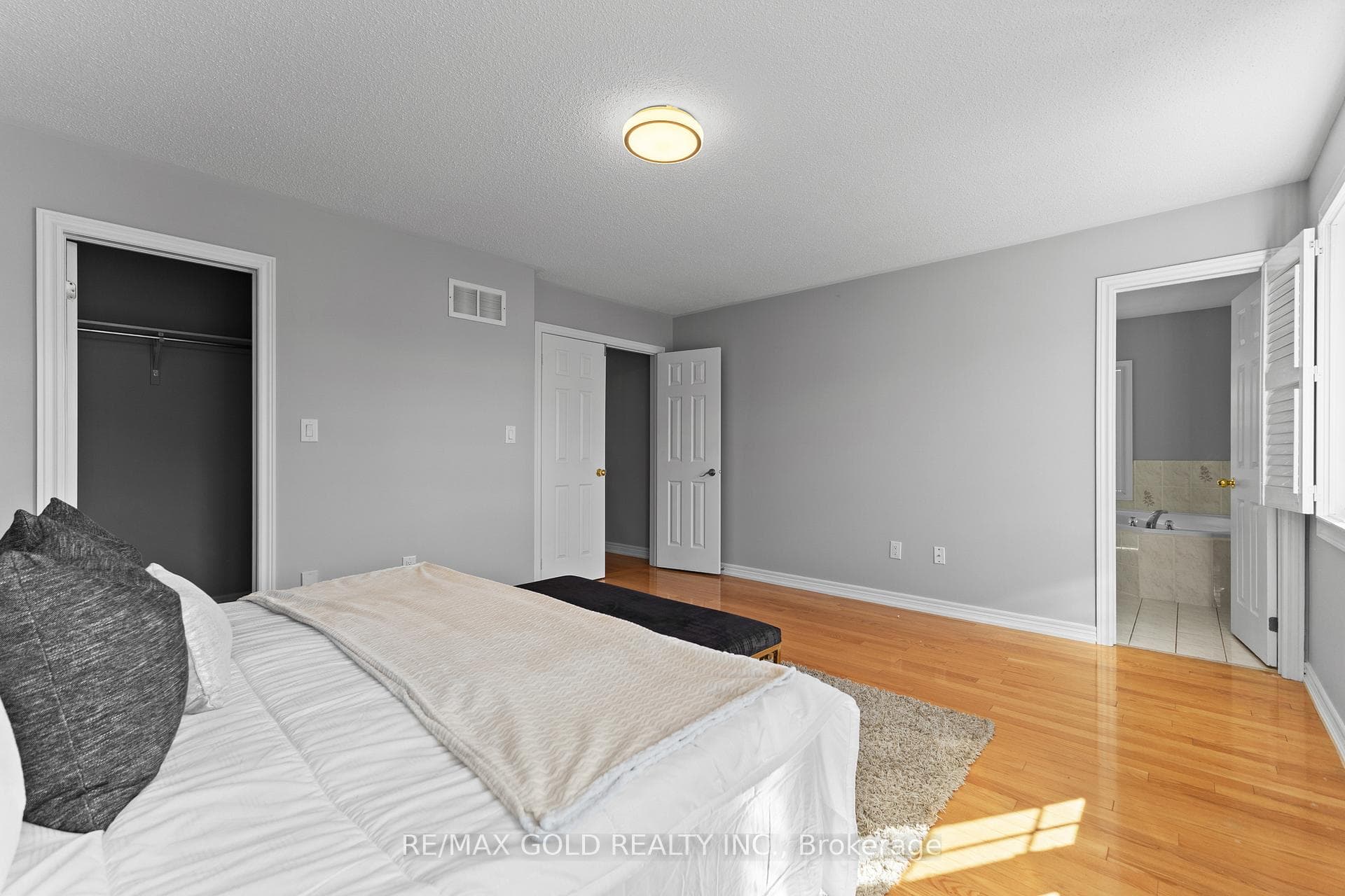 2 Revelstoke Place photo 26