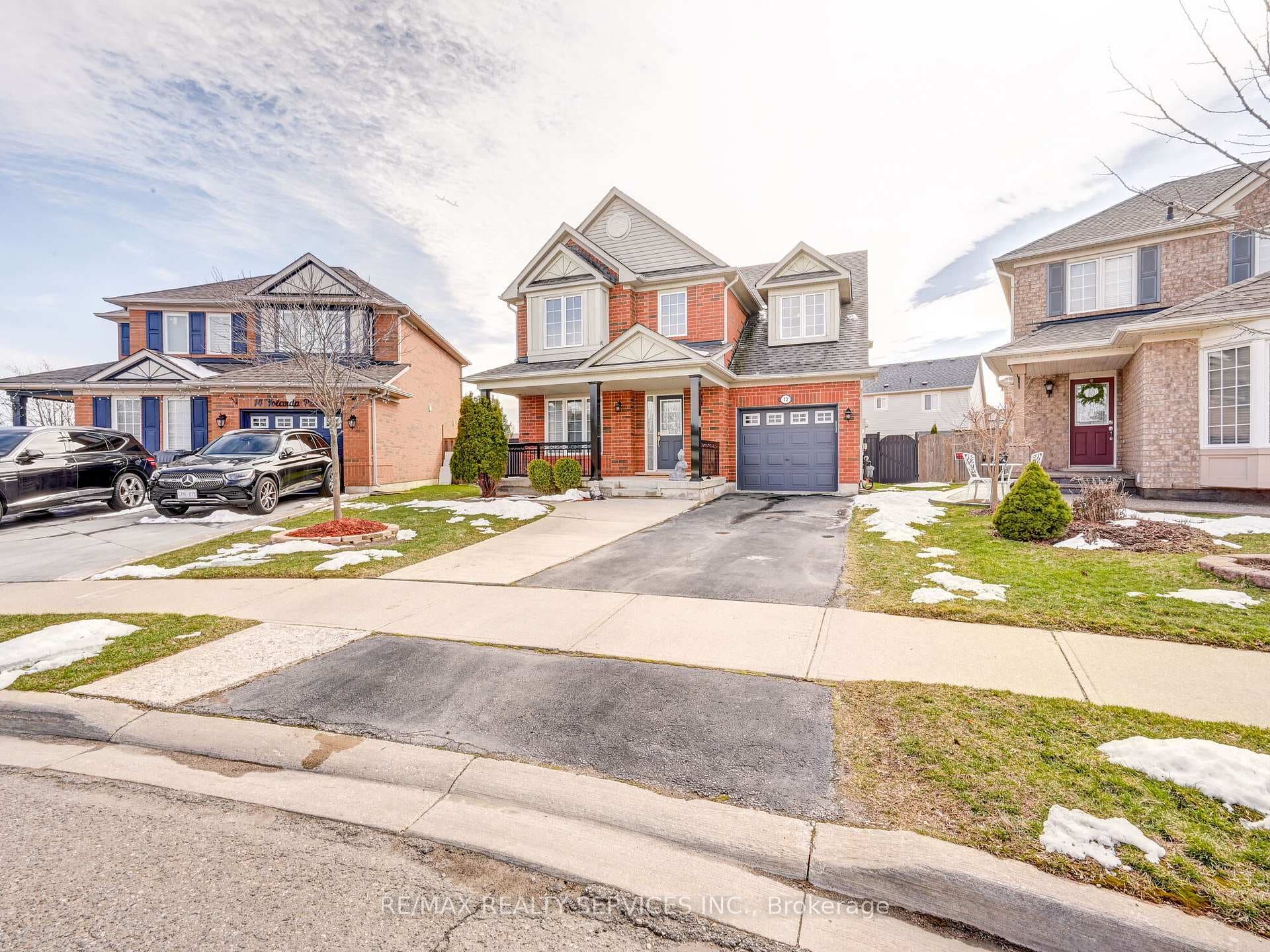 12 Yolanda Place photo 2
