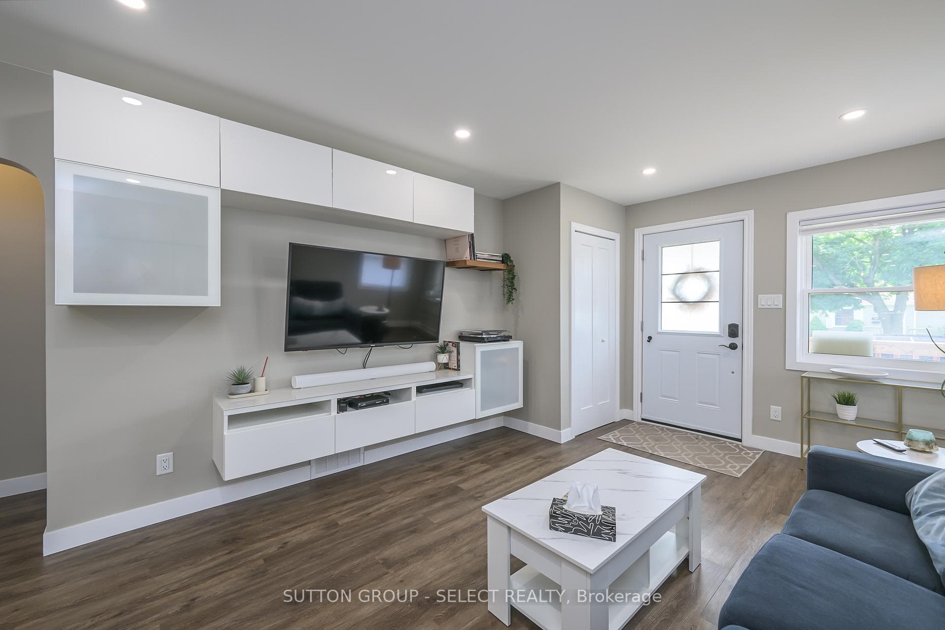 740 Grosvenor Street photo 5