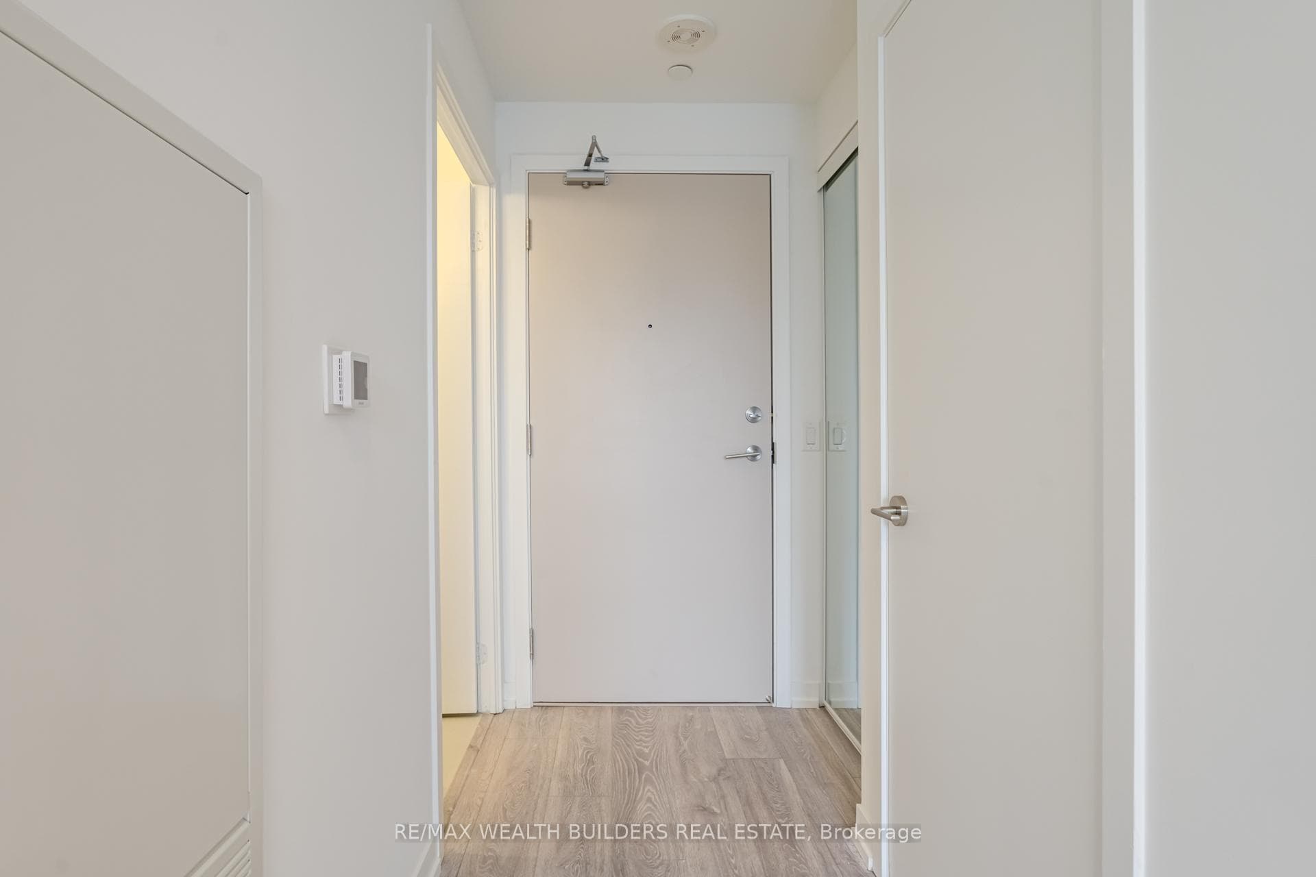 2020 Bathurst Street Unit 627 photo 5