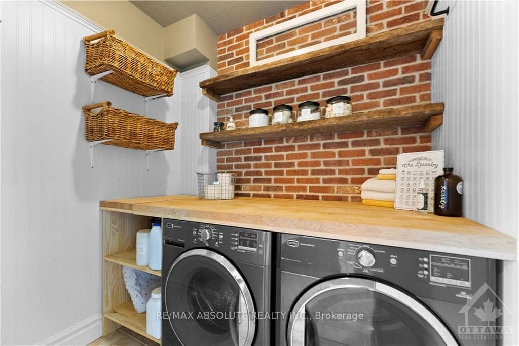 232 DUNCAN Drive photo 18