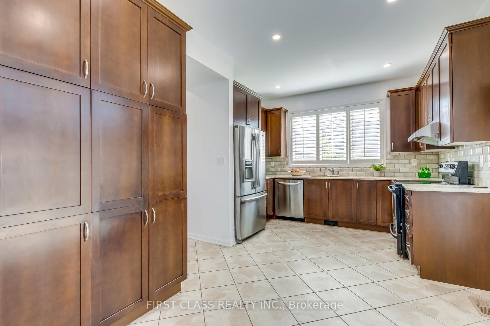 720 Savoline Boulevard photo 12