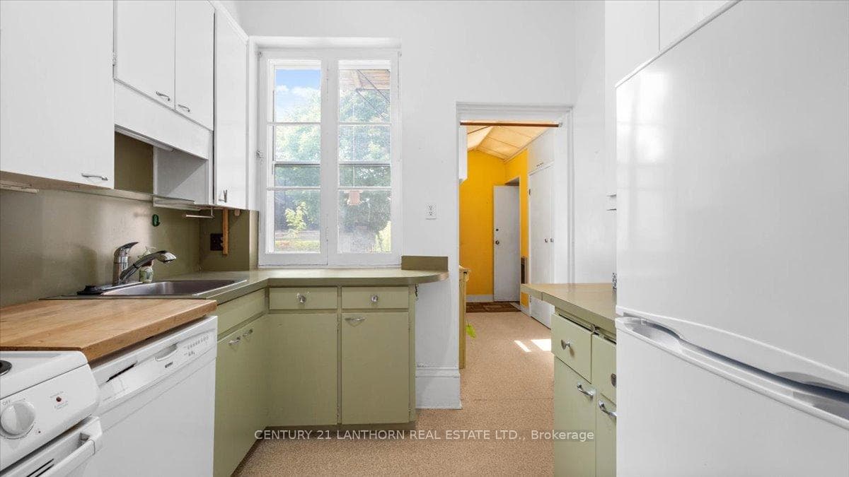 35 King Street photo 13