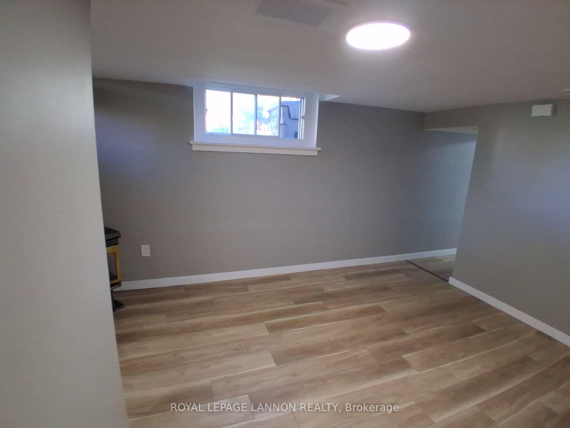 300 Van Horne St. photo 22