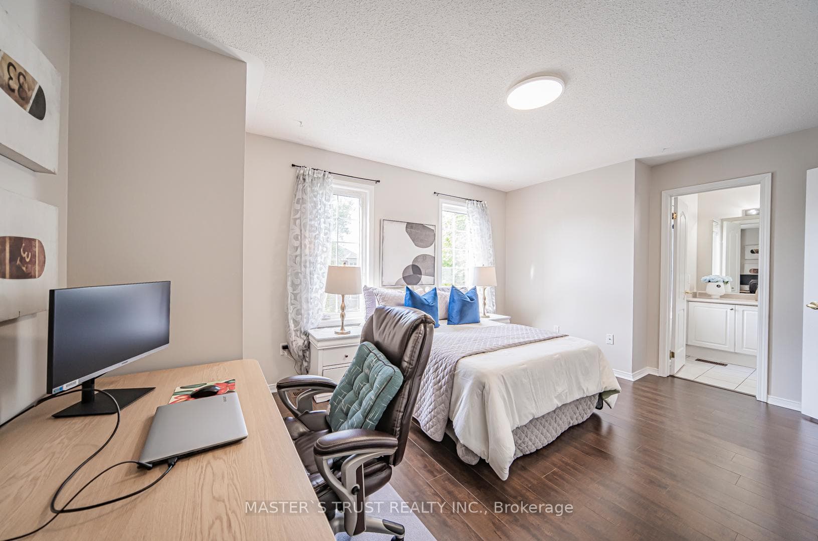 271 Sprucewood Crescent photo 24