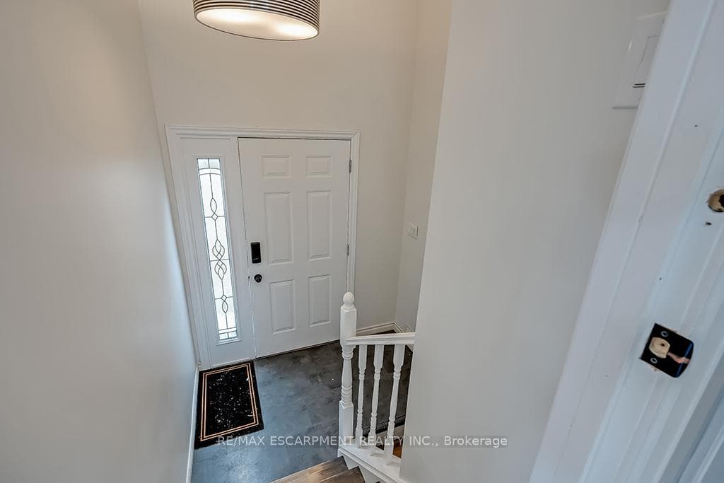 7 Garside Avenue Unit Main photo 24