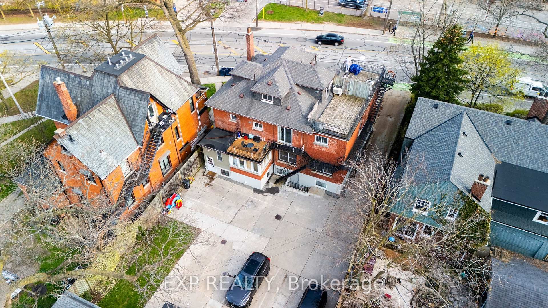 354 Annette Street photo 29