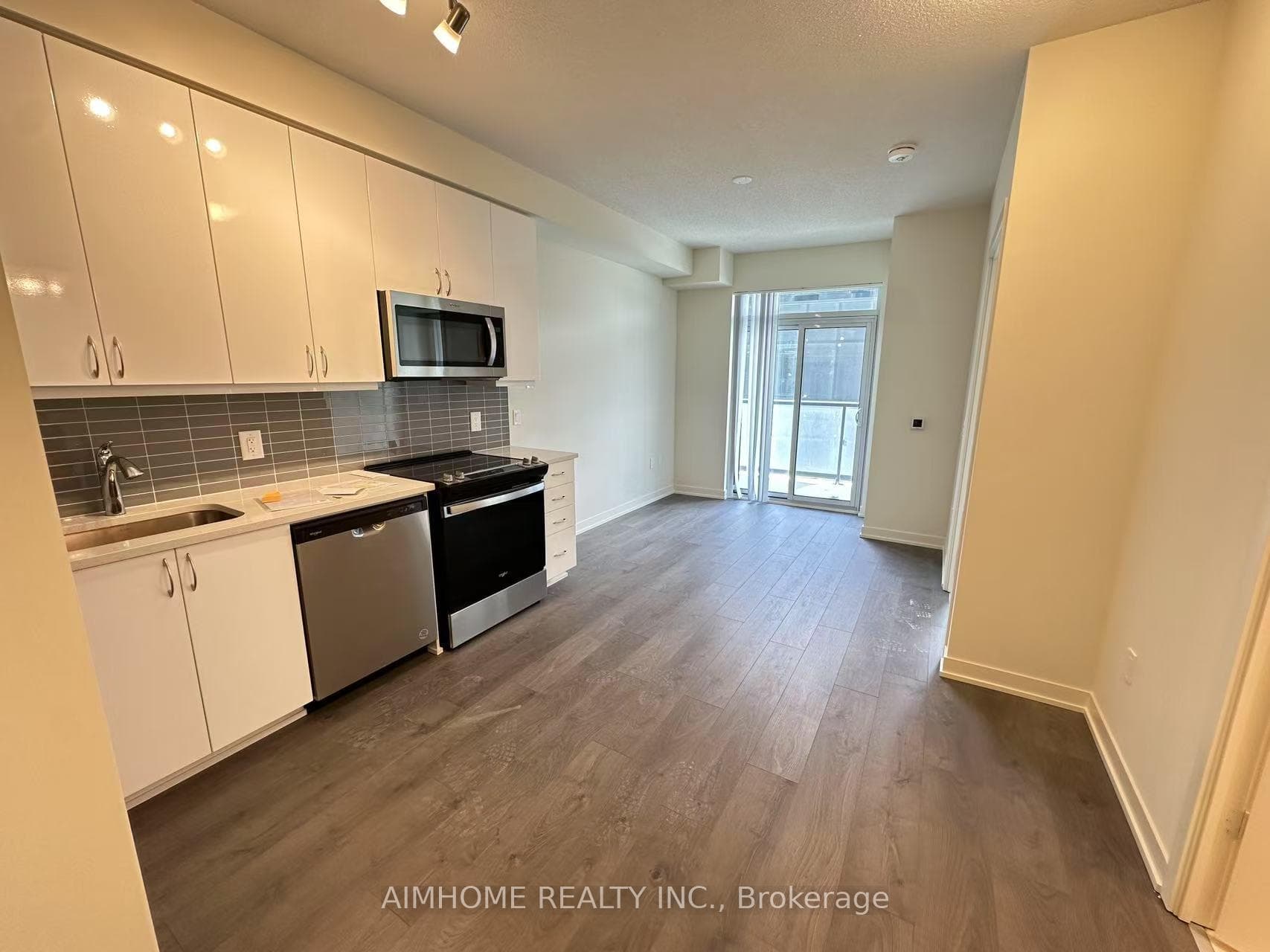 38 Annie Craig Drive Unit 710 photo 1