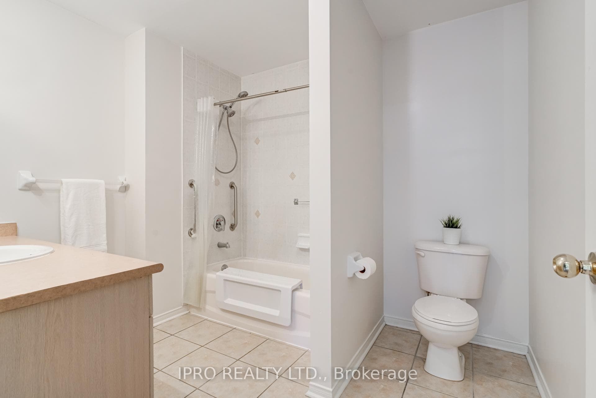 3076 Wrigglesworth Crescent photo 18