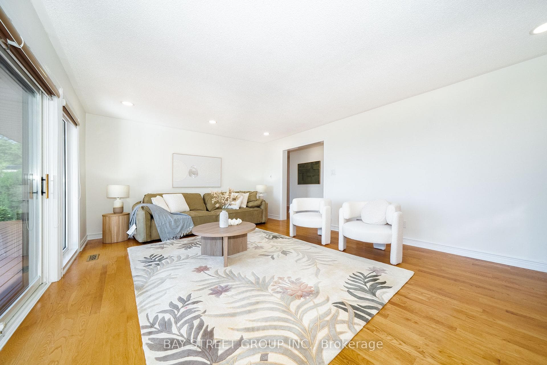 441 Guildwood Parkway photo 17