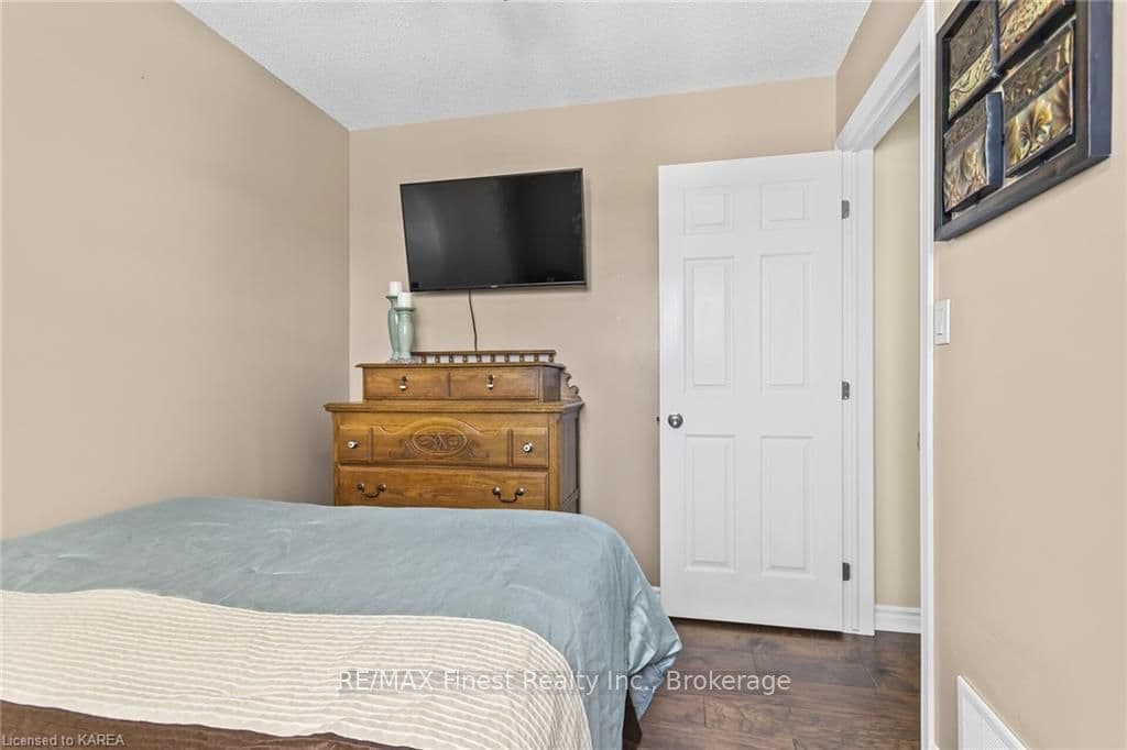 91 MCKEOWN Crescent photo 20