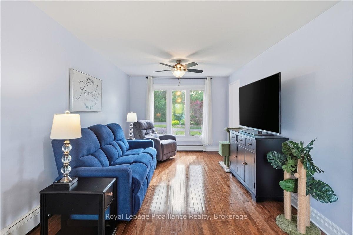 229 Henry Street photo 18