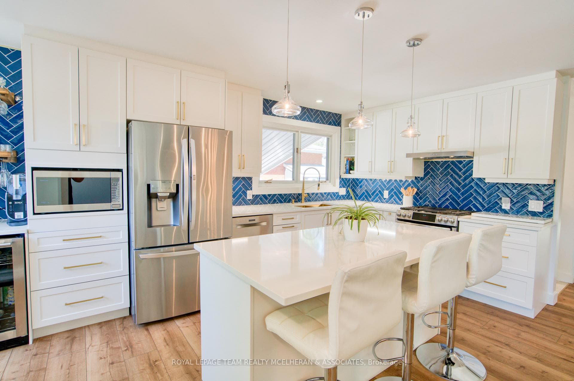 655 Browning Avenue photo 8