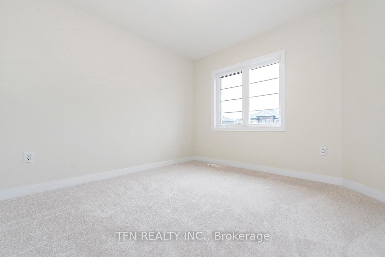 9 Wintergreen Crescent photo 28