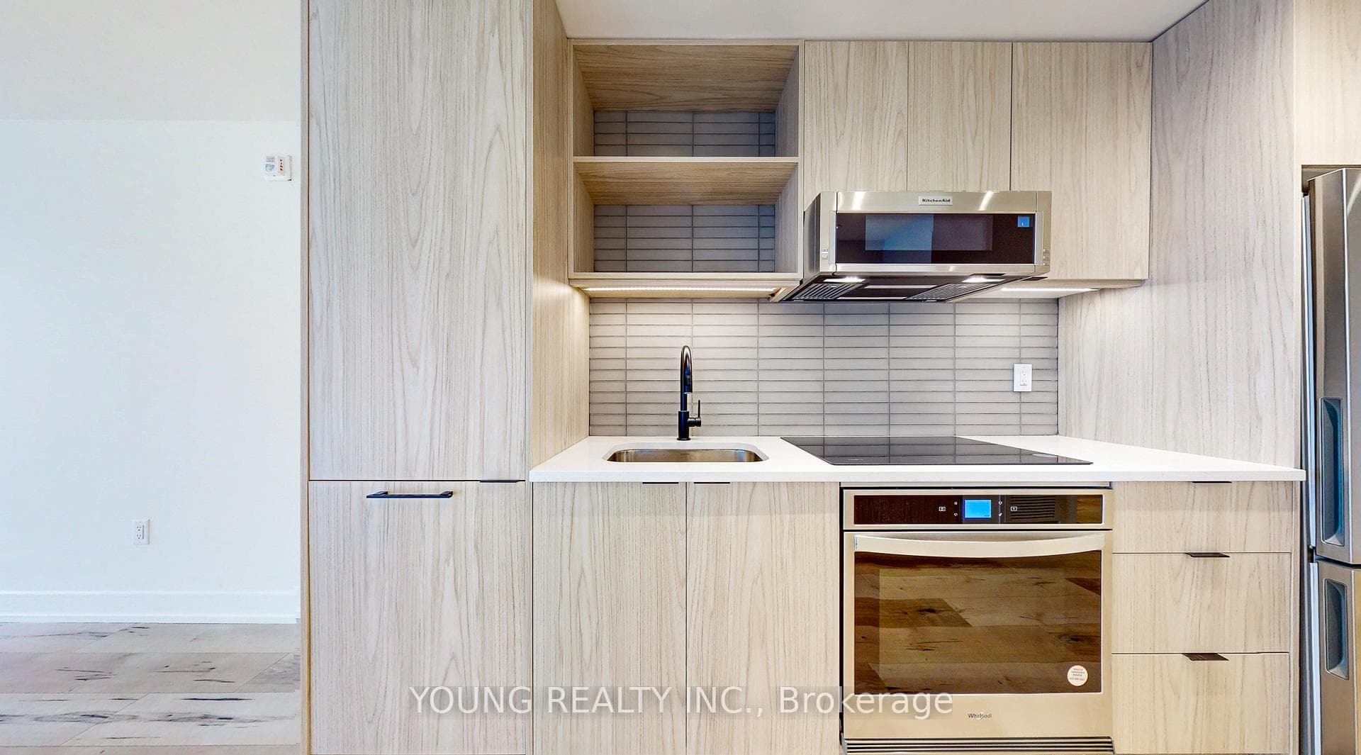 185 Dunlop Street Unit 813 photo 13
