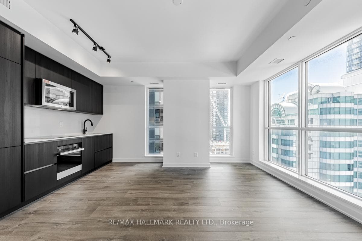 327 King Street Unit 1006 photo 7