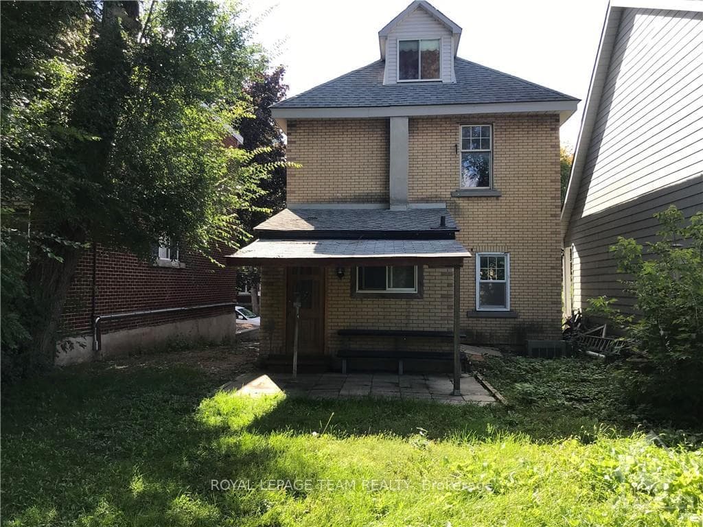 Rear yard + storage shed