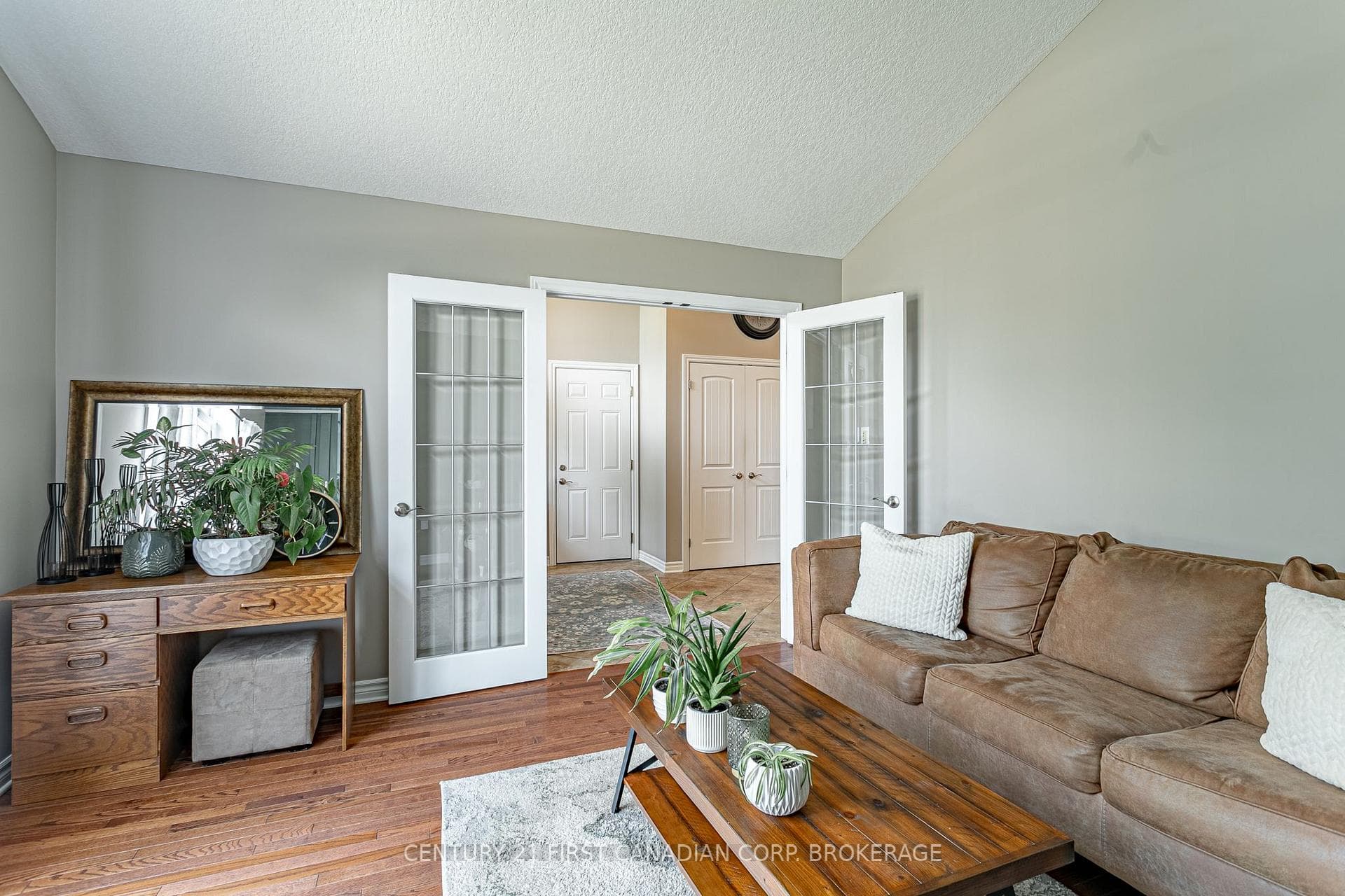 270 Boyd Boulevard photo 7