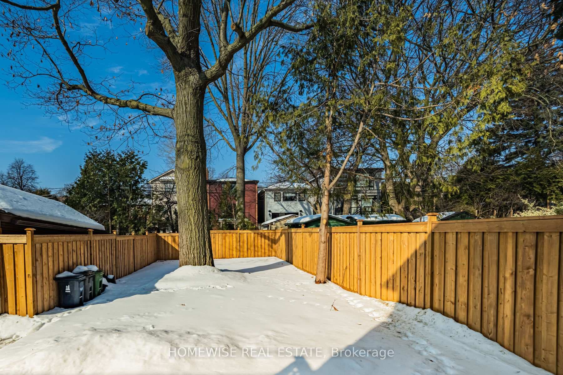 306 Manor Road photo 32