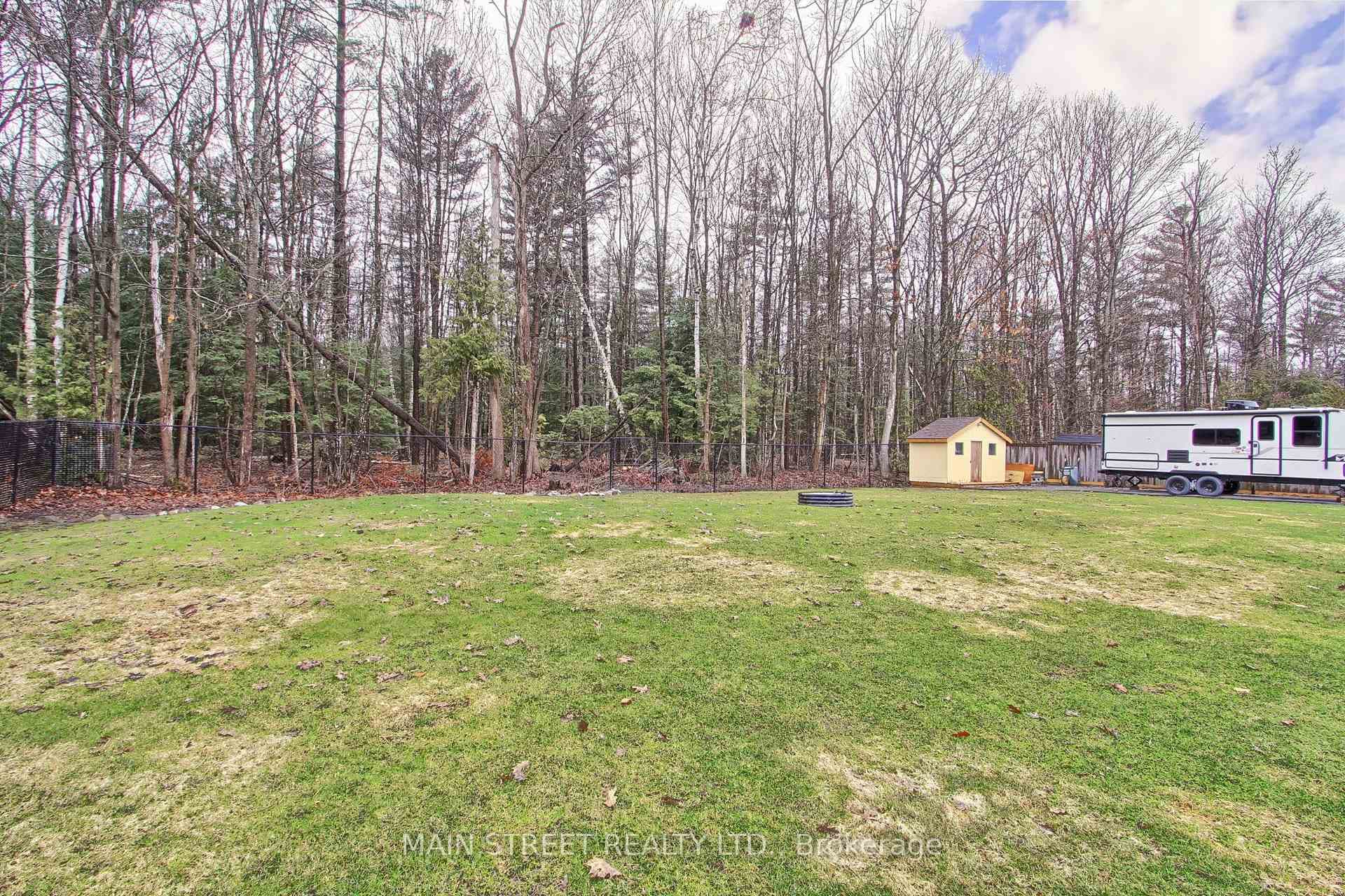 52 Maple Avenue photo 14