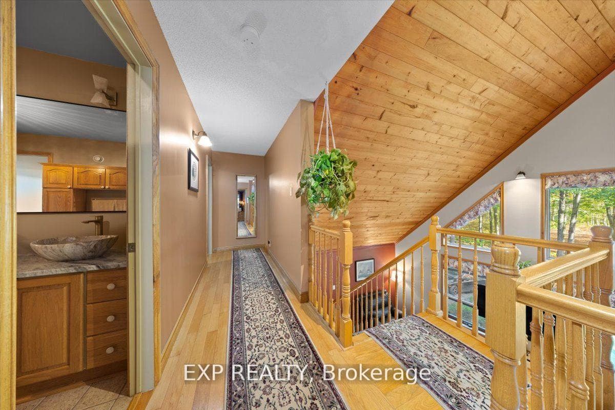325 Haskins Road photo 23
