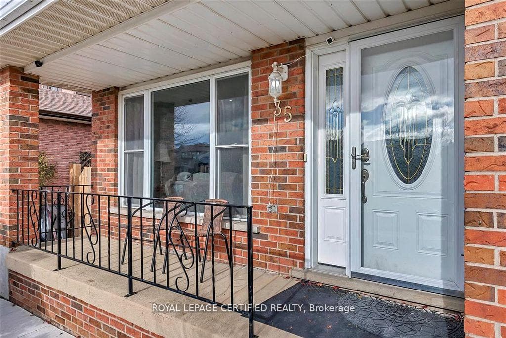 35 Trenholme Crescent photo 5