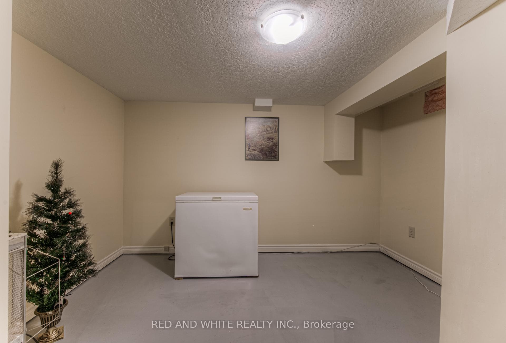137 Riverbank Drive photo 27