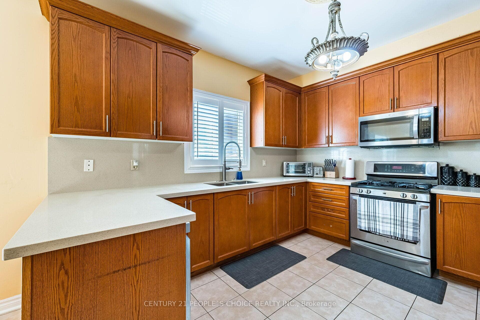 233 Vellore Avenue photo 10